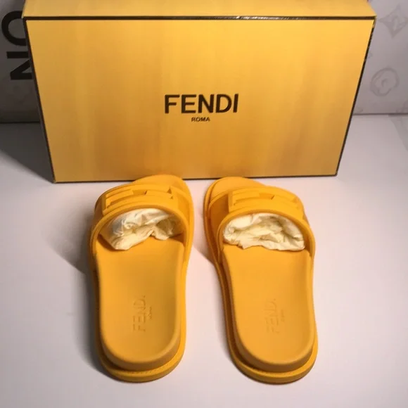 NEW - FENDI Logo-Embossed Baguette Rubber Slide Sandals - Yellow Size US 7